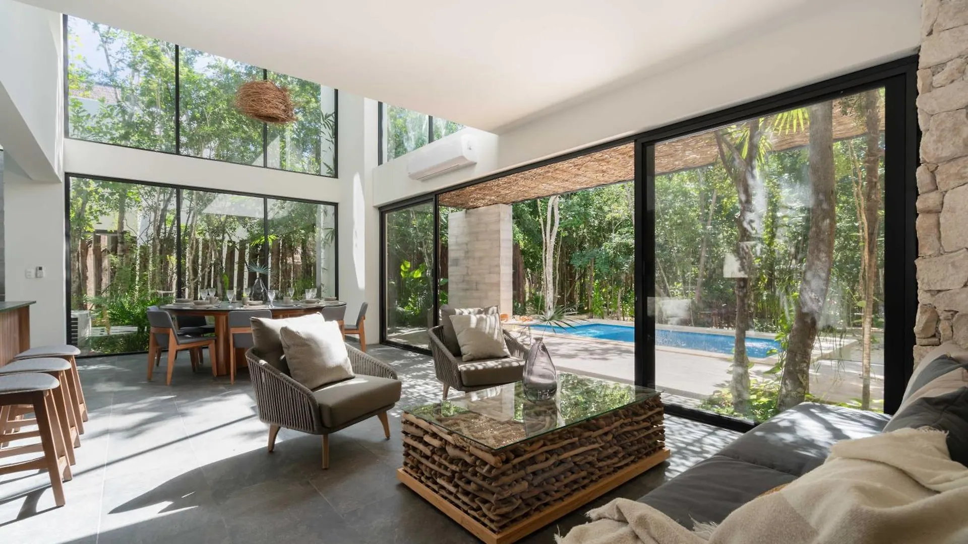 Twelve O'Clock - Luxury Villas Tulum