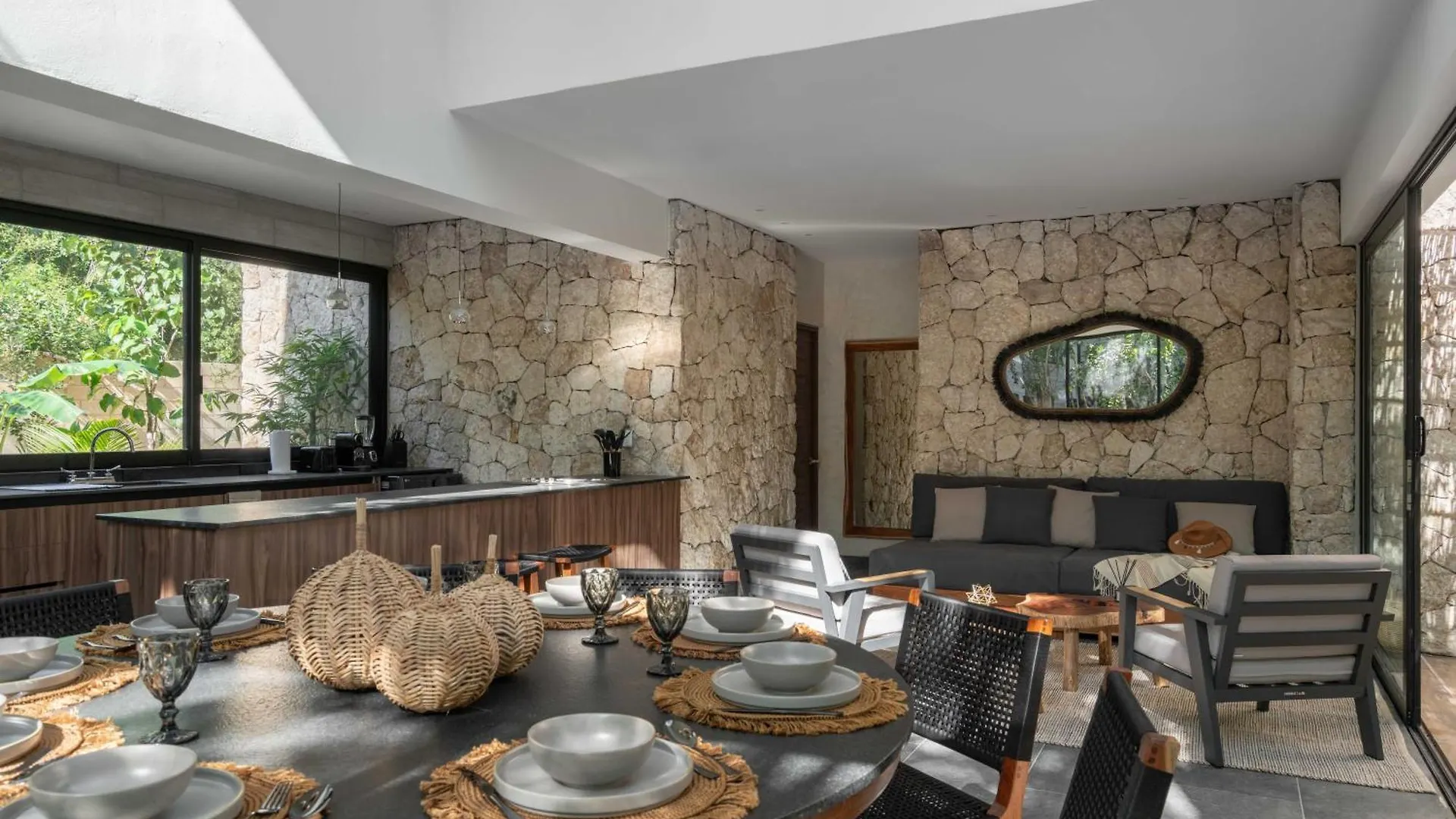 Twelve O'Clock - Luxury Villas Tulum
