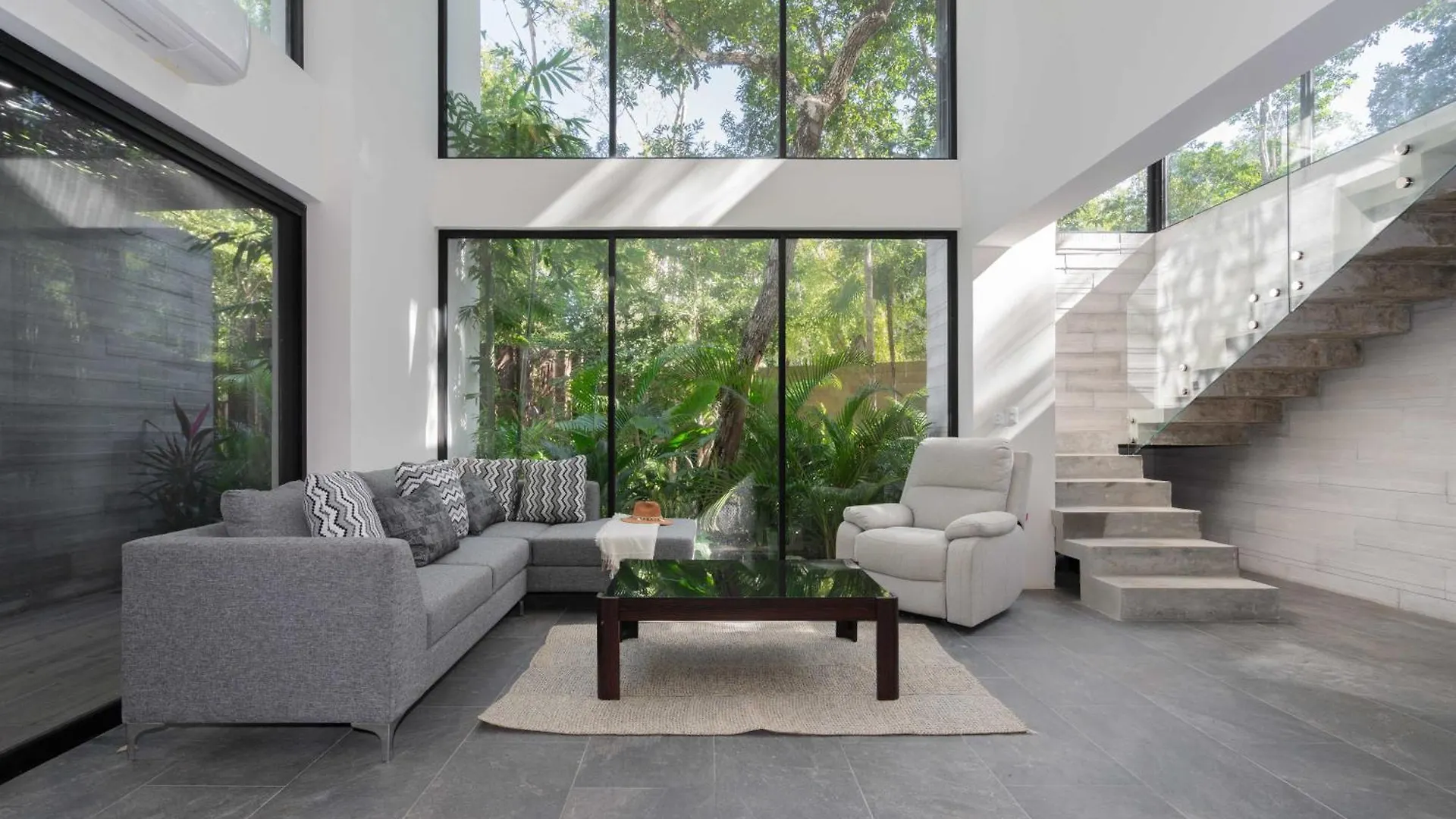 Twelve O'Clock - Luxury Villas Tulum